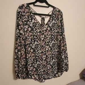 Floral long sleeve blouse. Size Large. Like new.